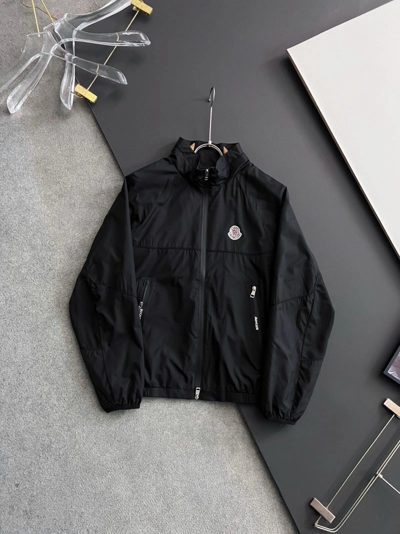 Moncler Outwear Compact 140672