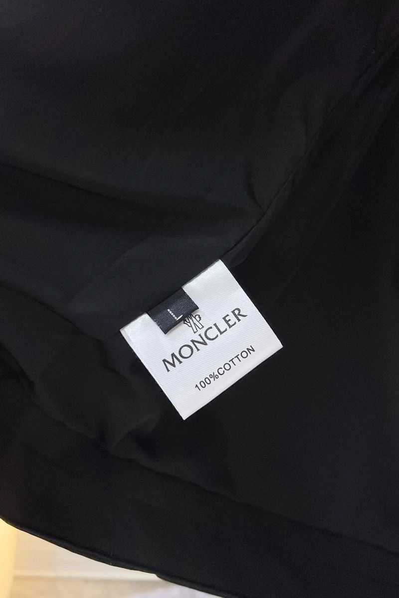 Moncler Outwear Snug 140686