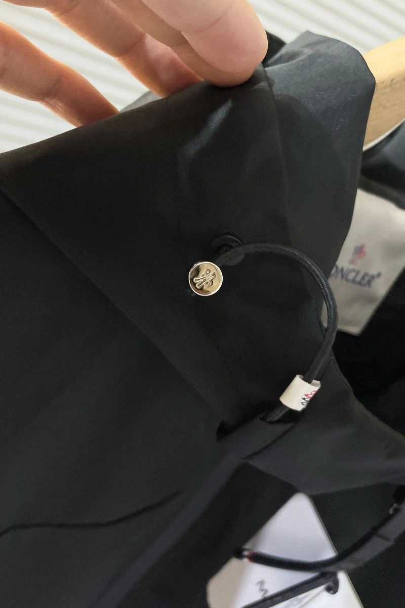 Moncler Outwear Snug 140686