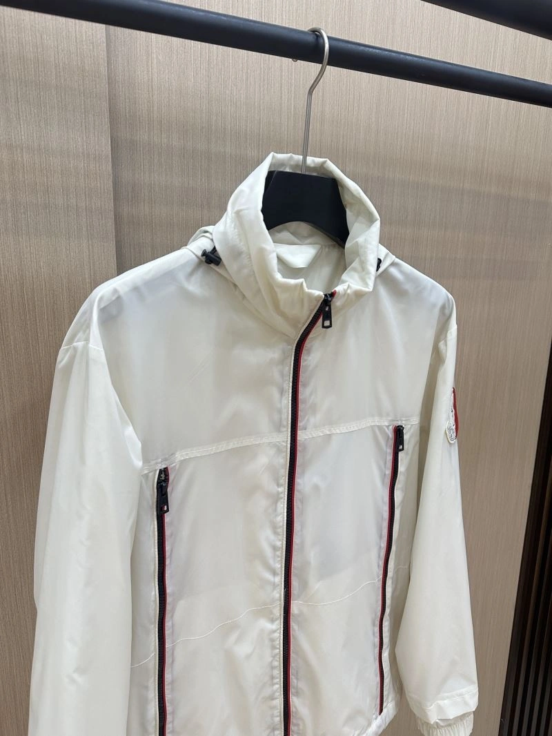 Lightweight Moncler Outwear 140663