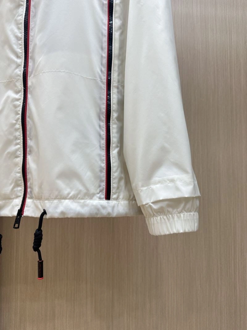 Lightweight Moncler Outwear 140663
