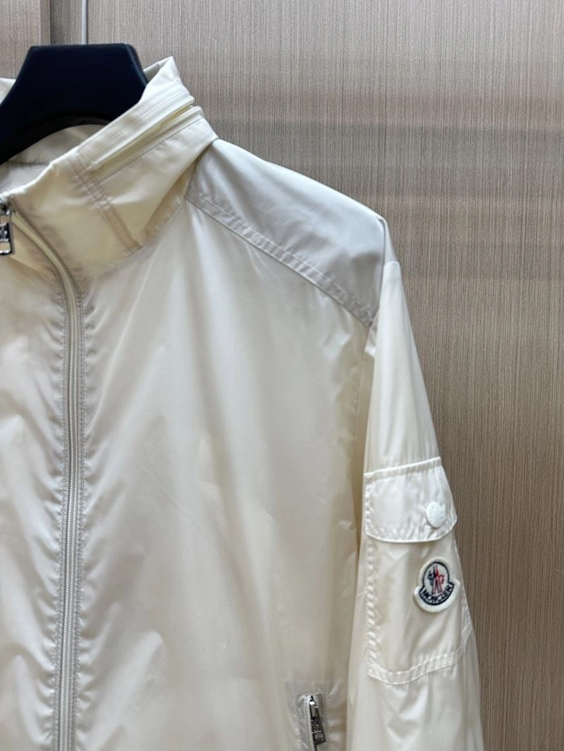 Trendy Moncler Outwear 140659