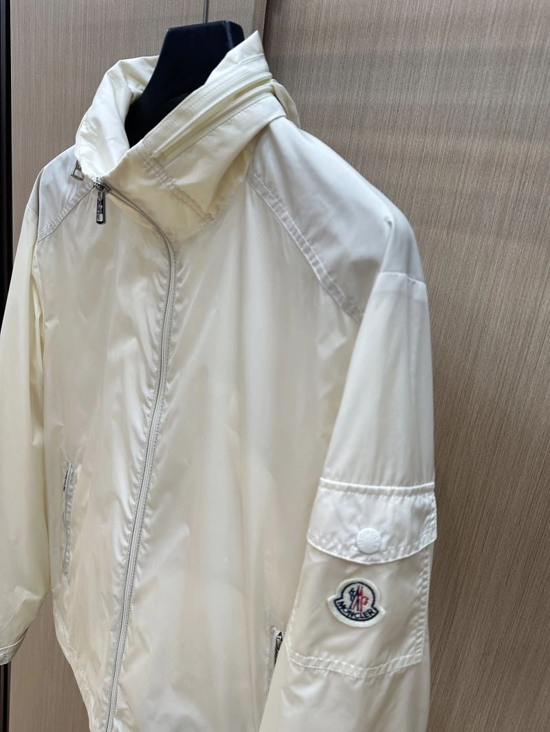Trendy Moncler Outwear 140659