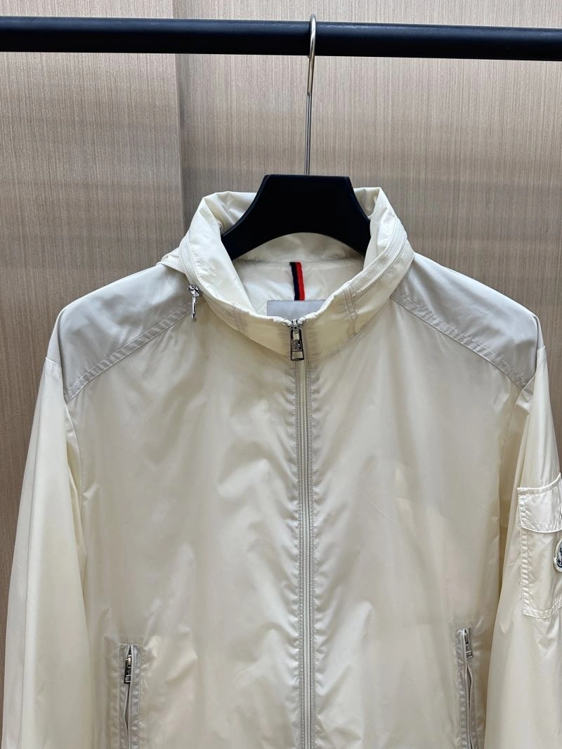 Trendy Moncler Outwear 140659