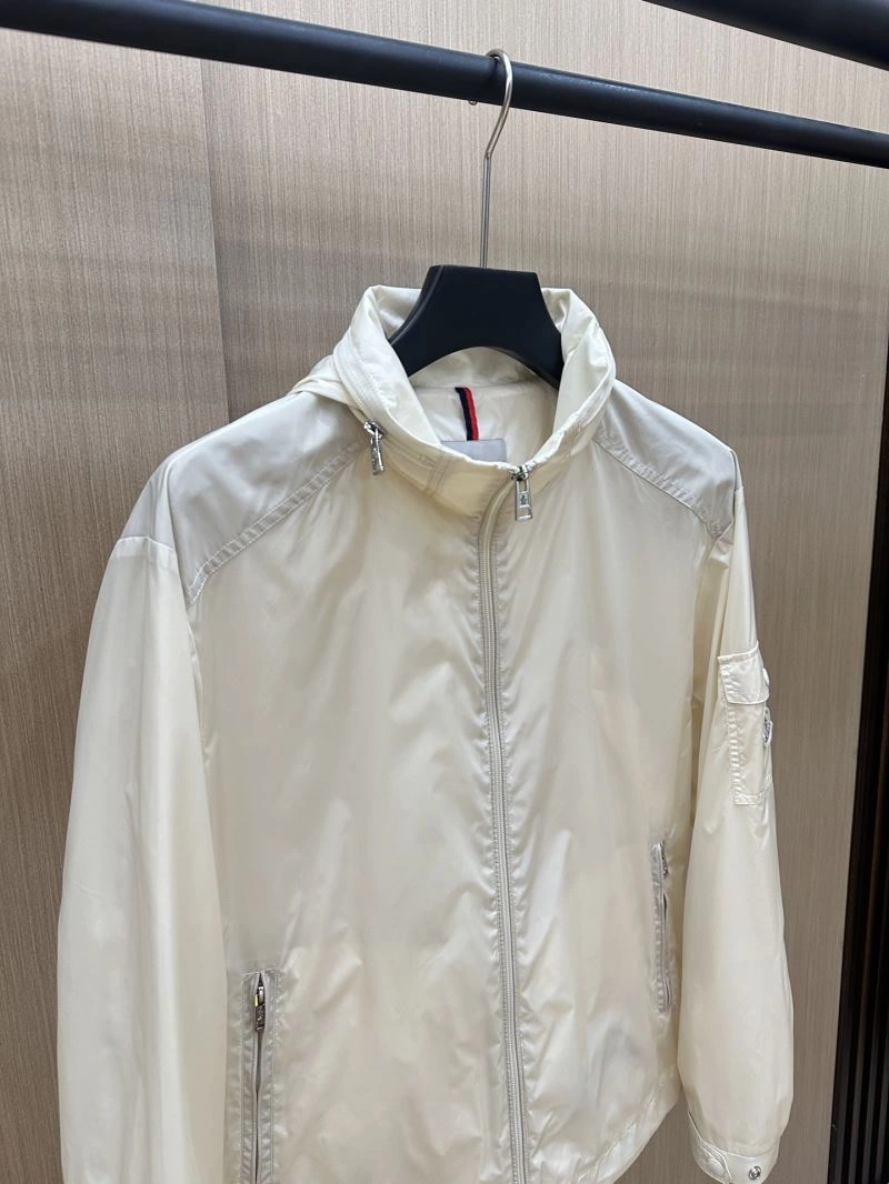 Trendy Moncler Outwear 140659