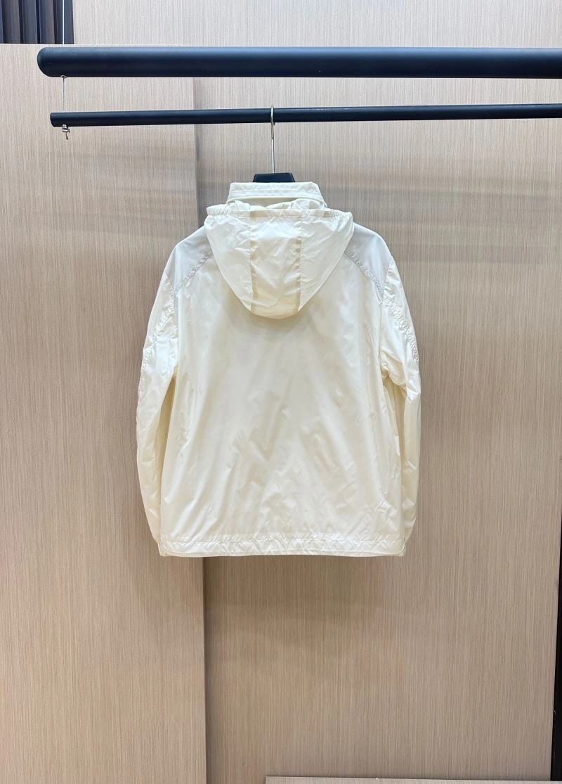 Trendy Moncler Outwear 140659