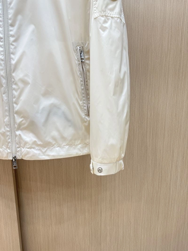 Trendy Moncler Outwear 140659