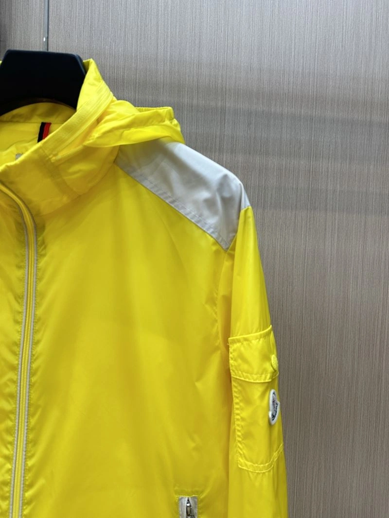 WrinkleFree Moncler Outwear 140658