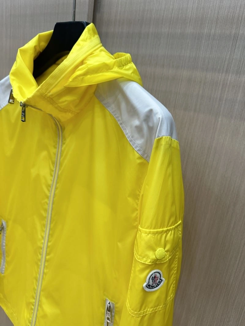 WrinkleFree Moncler Outwear 140658