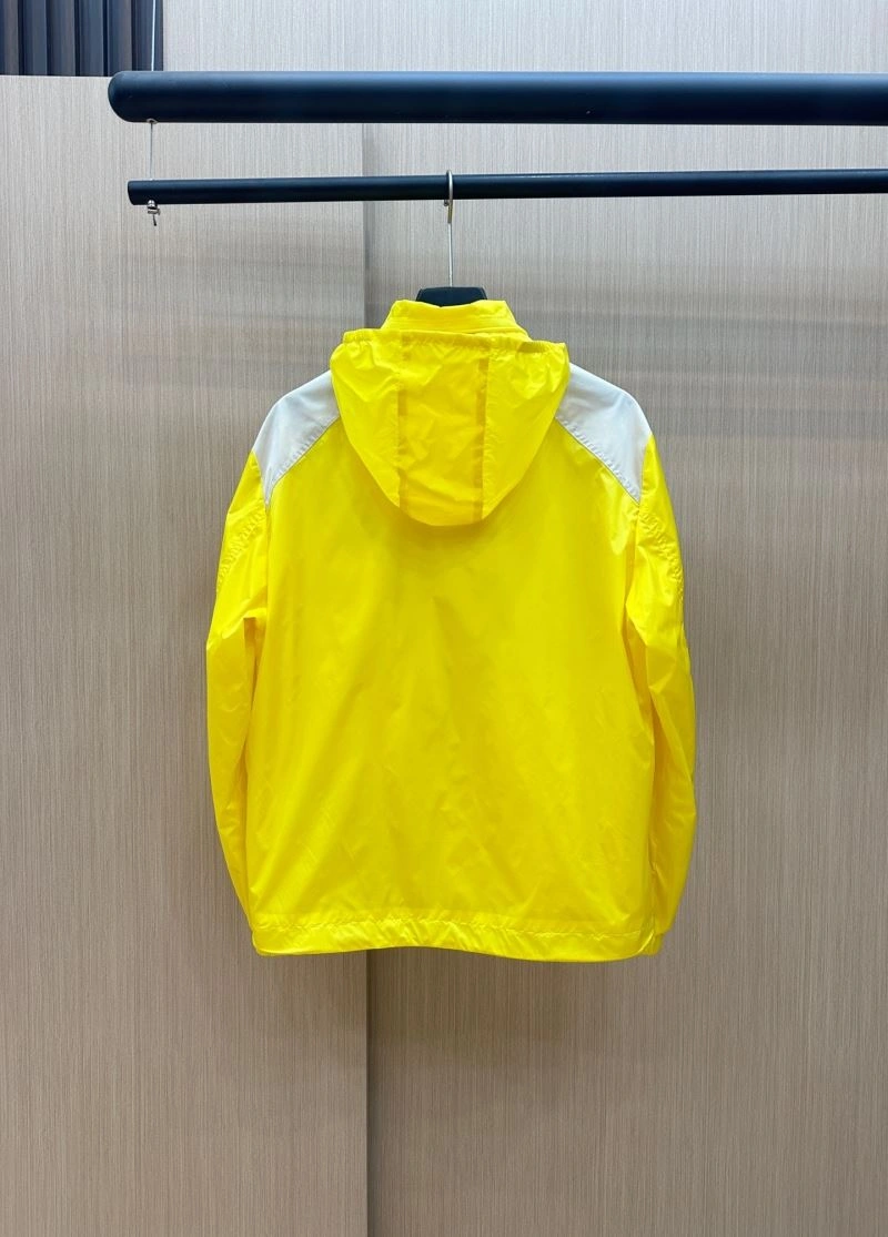 WrinkleFree Moncler Outwear 140658