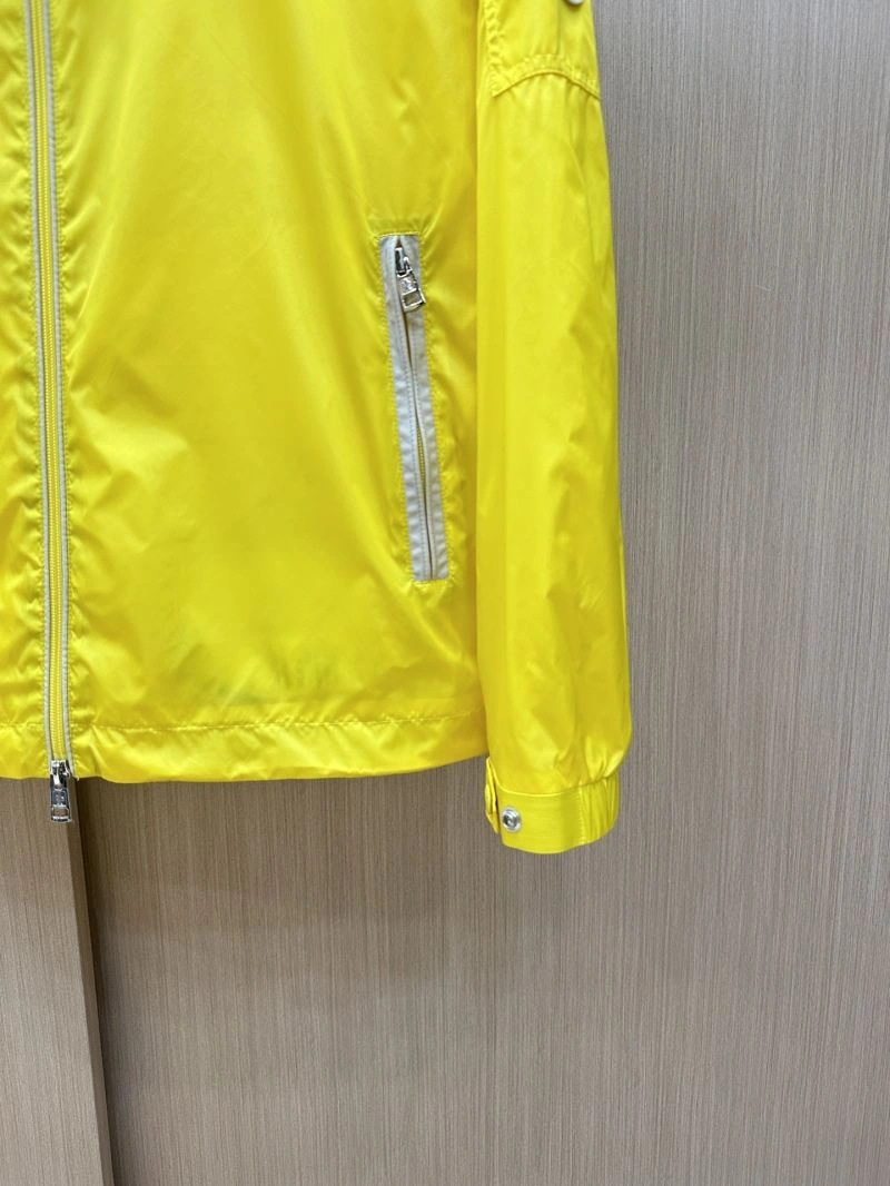 WrinkleFree Moncler Outwear 140658