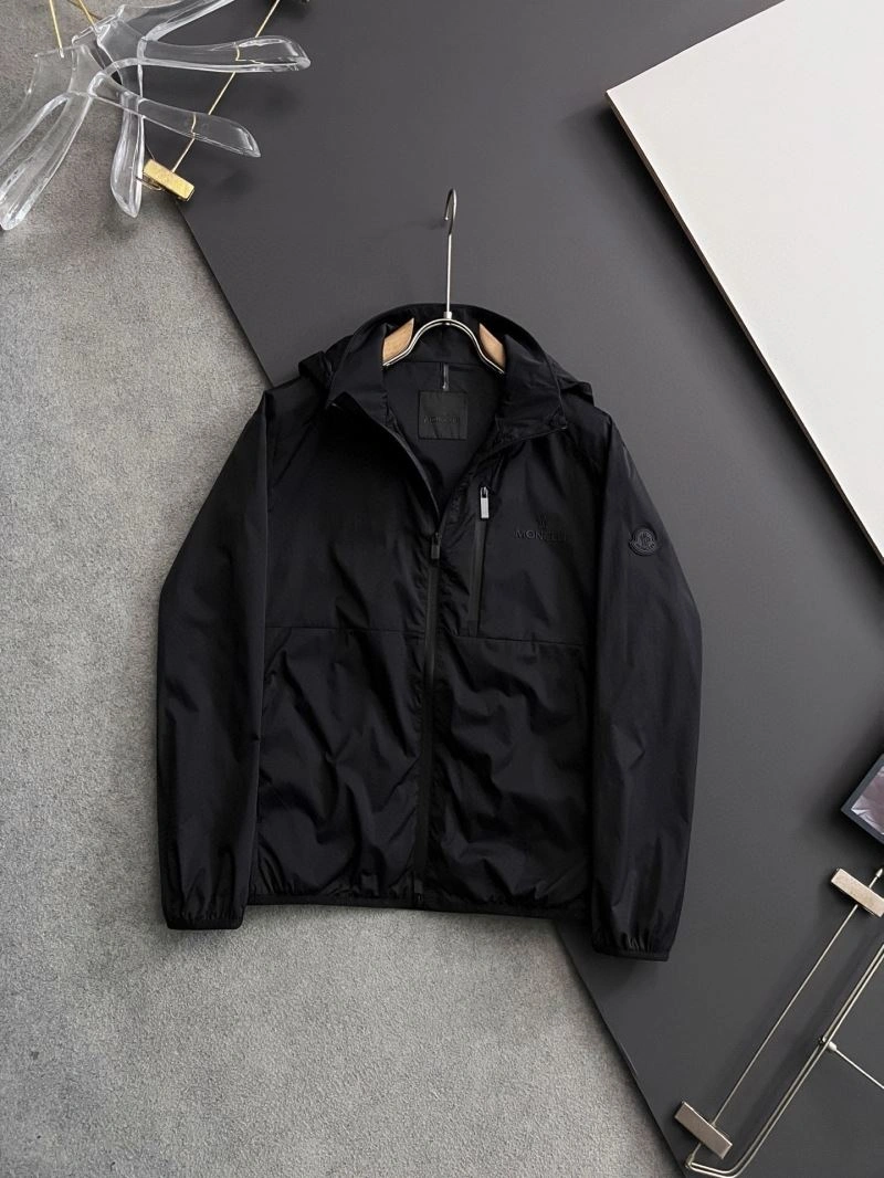 Moncler Outwear WellDesigned 140656