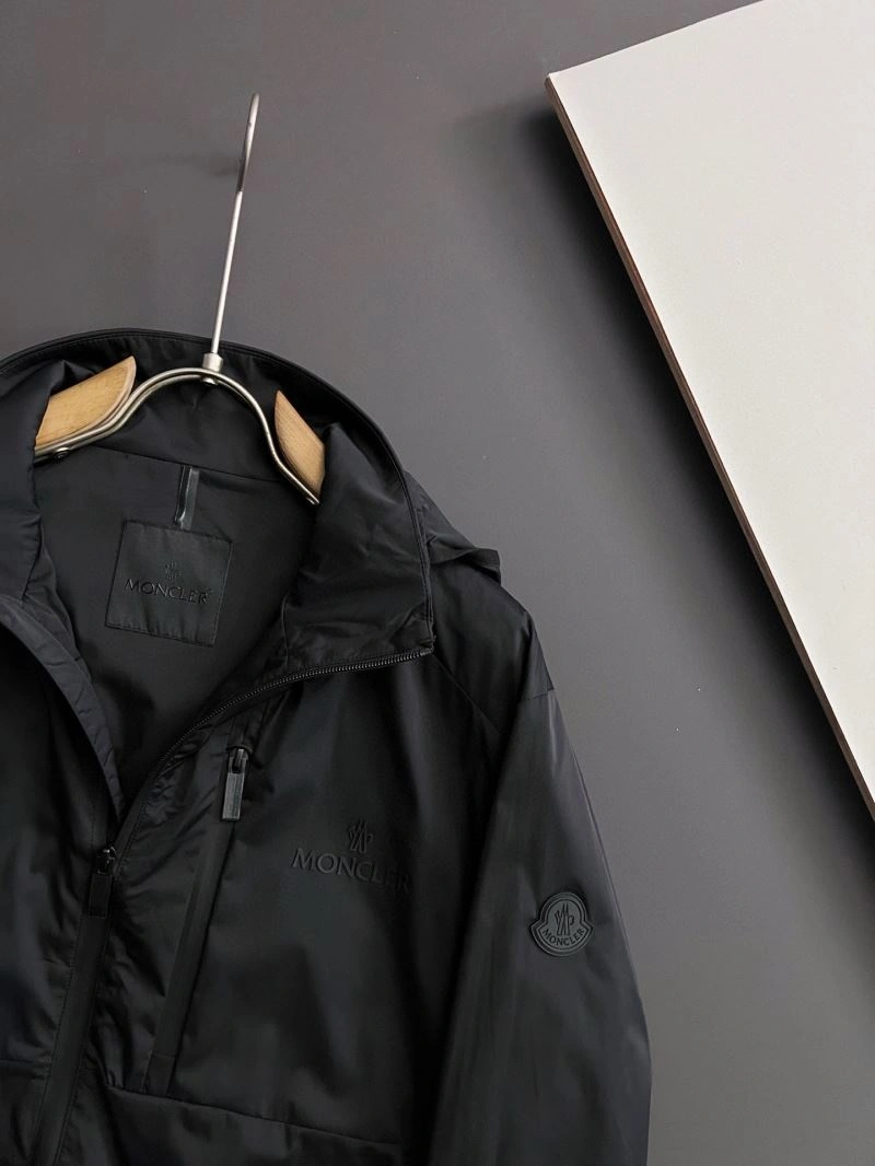 Moncler Outwear WellDesigned 140656