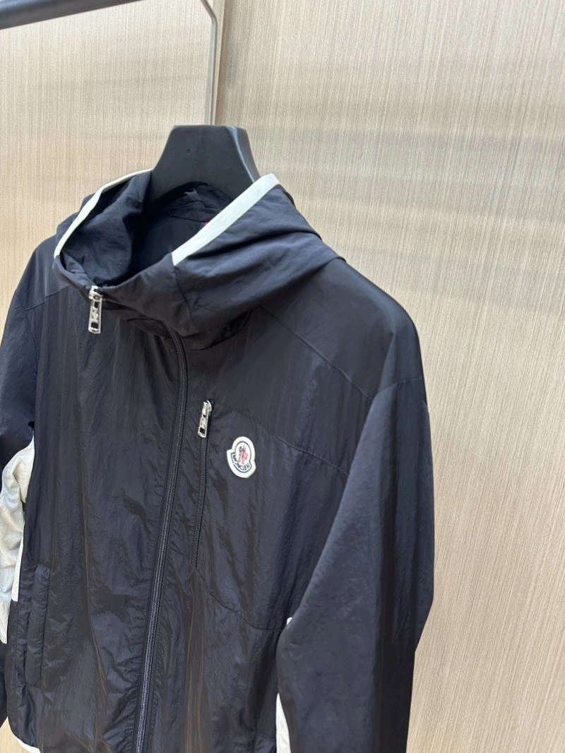 Chic Moncler Outwear 140655