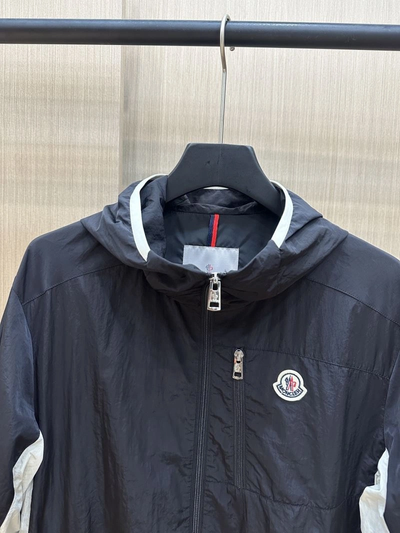 Chic Moncler Outwear 140655
