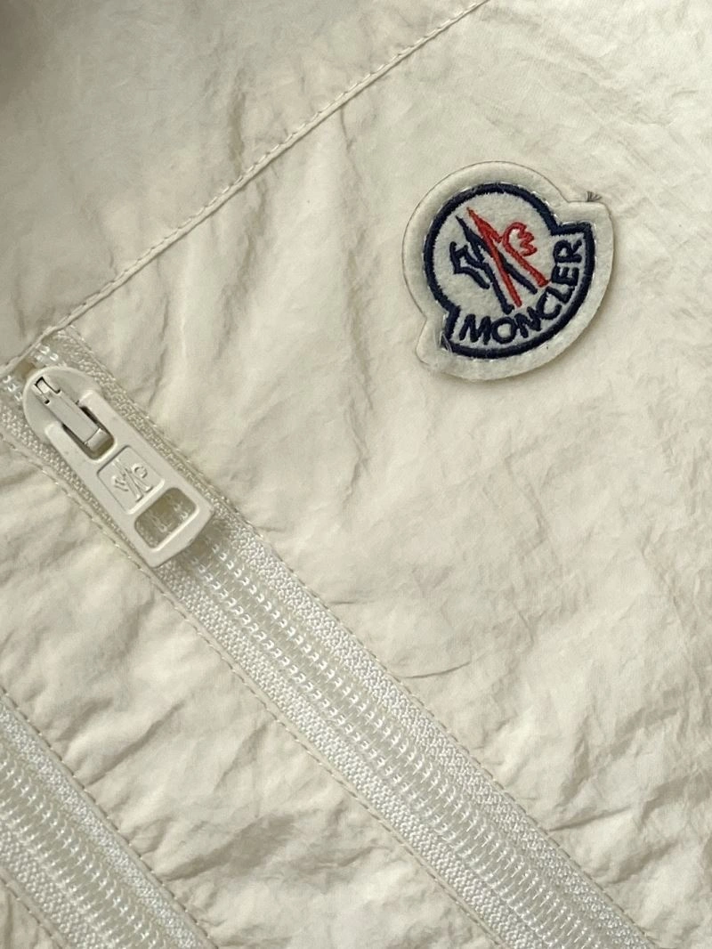 Moncler Outwear EasyCare 140639