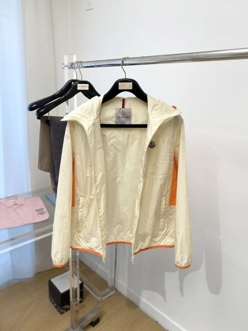 Moncler Outwear EasyCare 140639