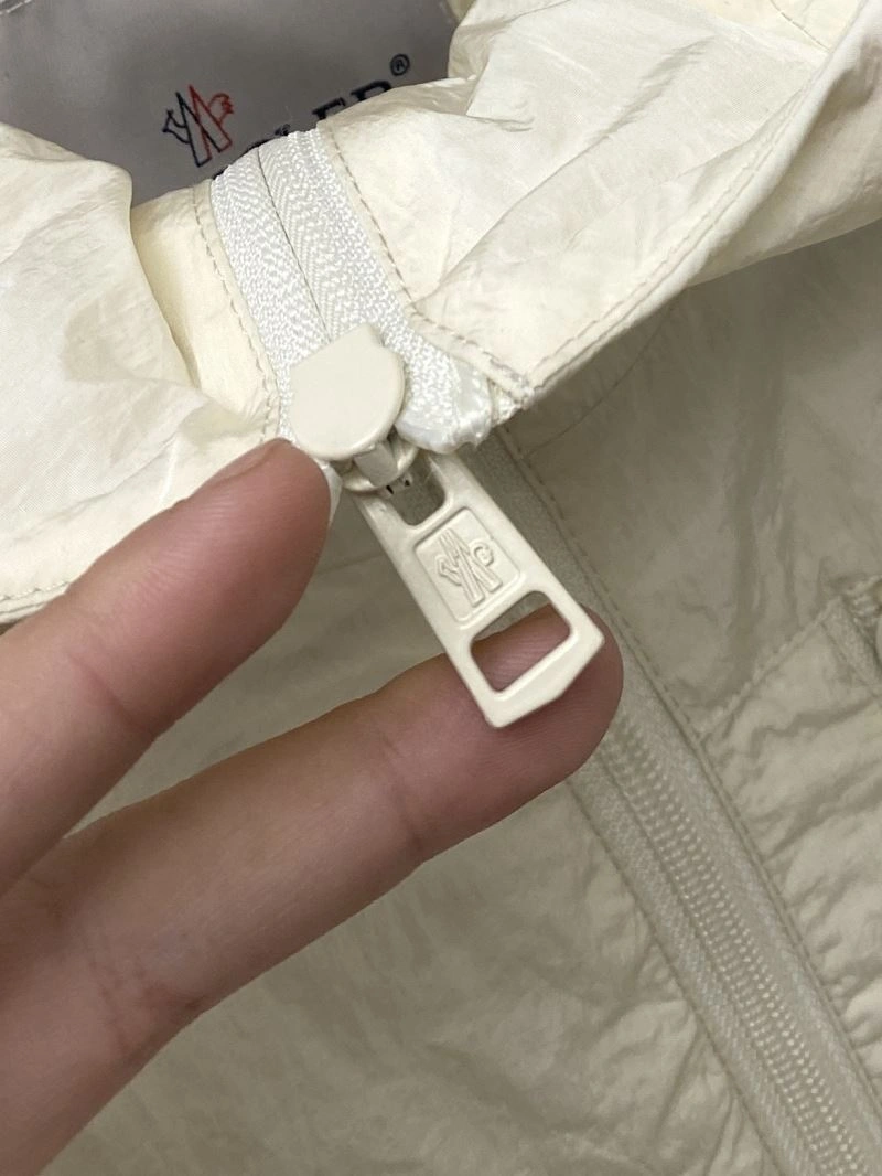 Moncler Outwear EasyCare 140639