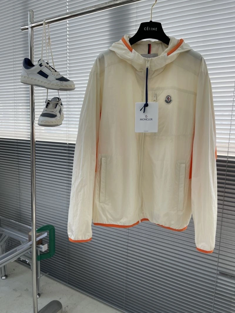 Unique Moncler Outwear 140636