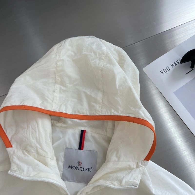 Unique Moncler Outwear 140636