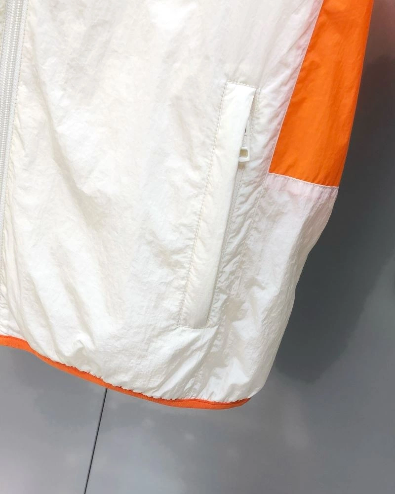Sleek Moncler Outwear 140644