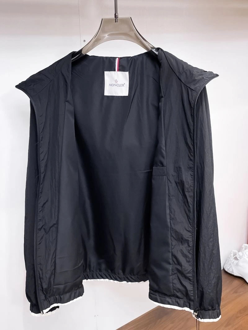 Bright Moncler Outwear 140633