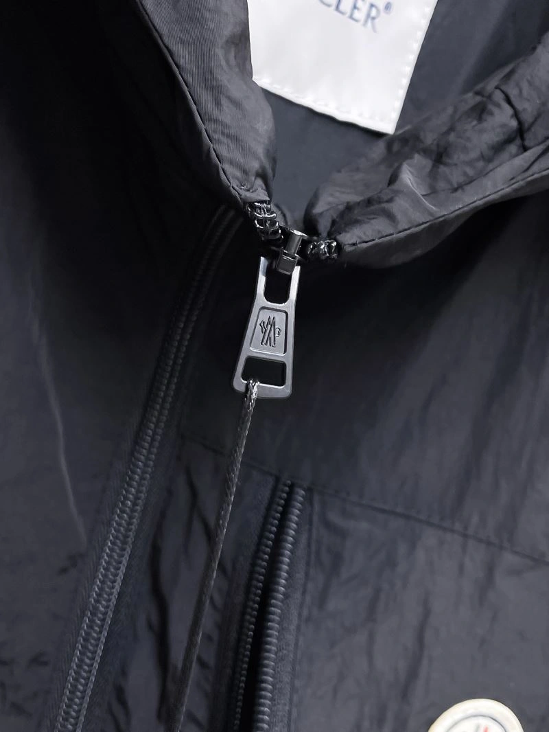 Bright Moncler Outwear 140633