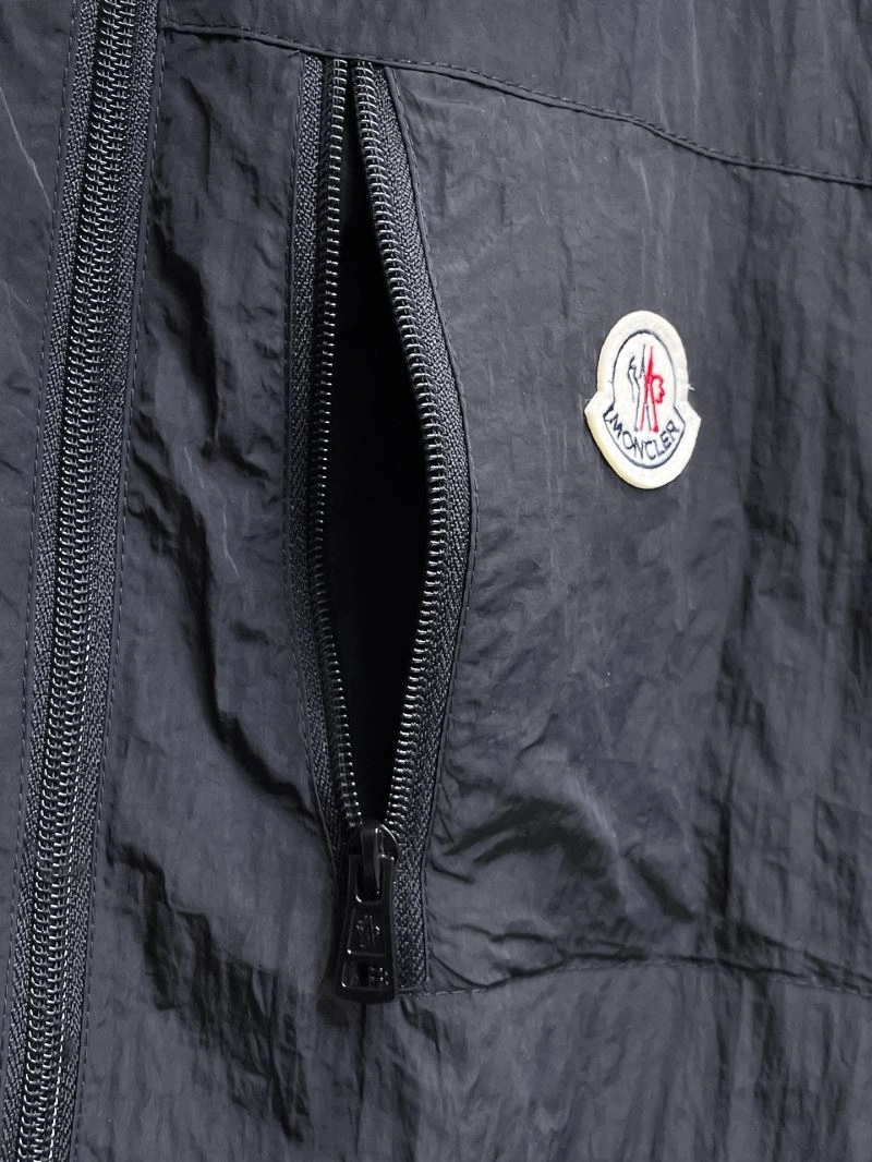 Bright Moncler Outwear 140633