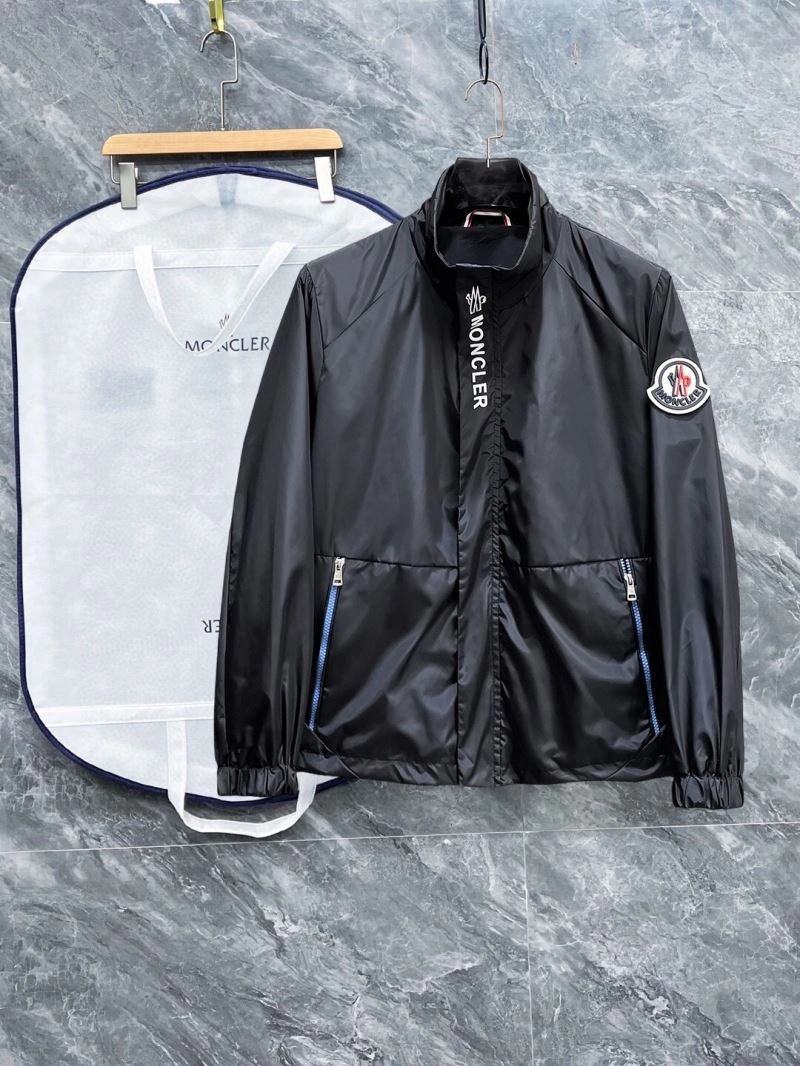 Moncler Outwear ZipUp 140645