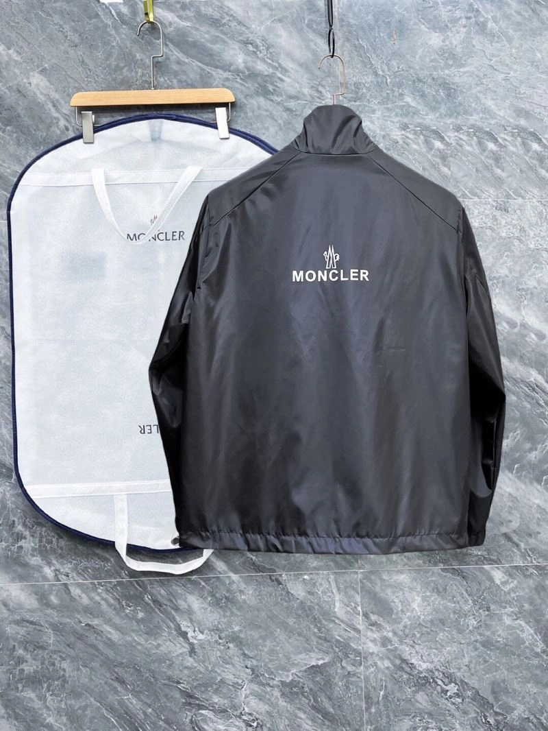 Moncler Outwear ZipUp 140645