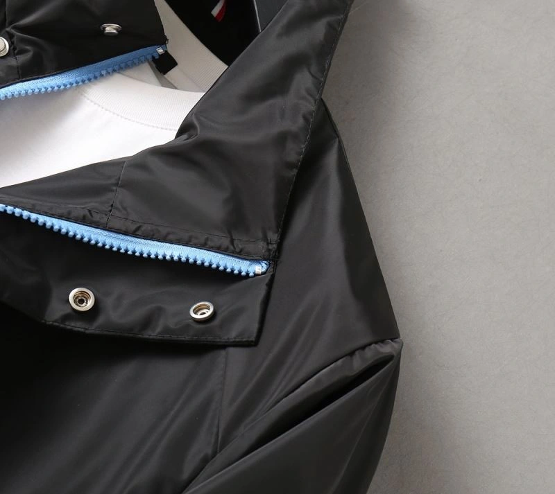 Moncler Outwear ZipUp 140645