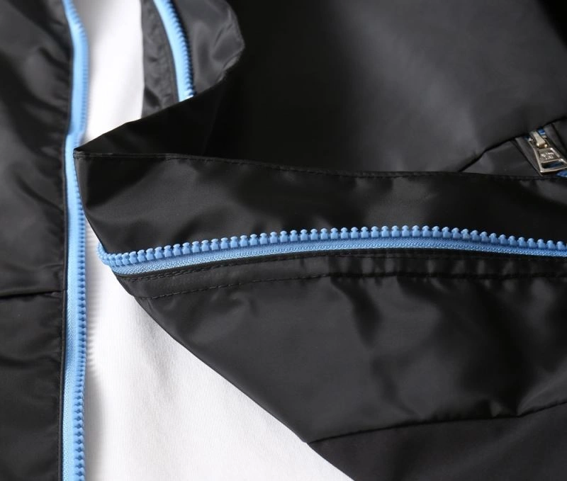 Moncler Outwear ZipUp 140645