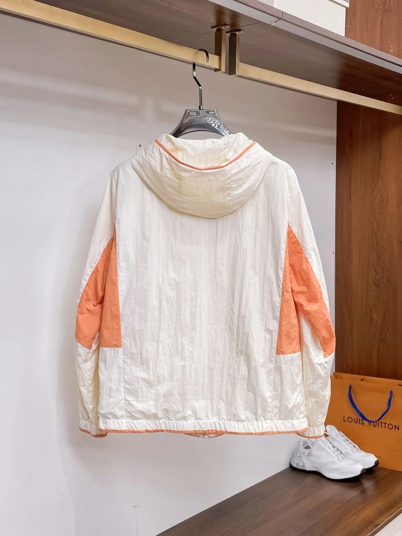 Moncler Outwear Sporty 140640