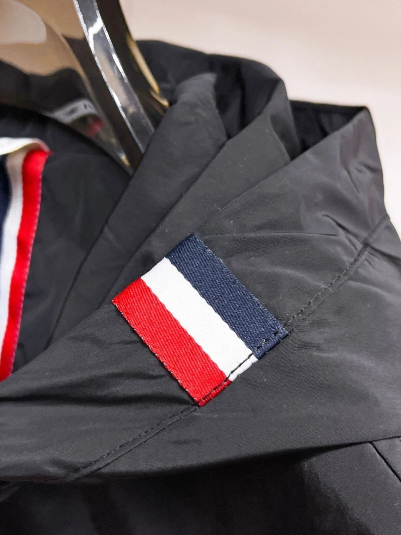 Moncler Outwear Seasonal 140634
