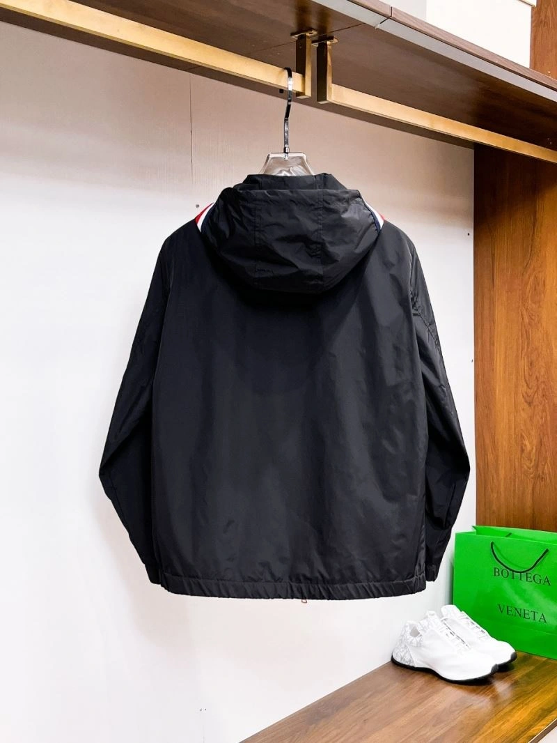 Trendy Moncler Outwear 140649