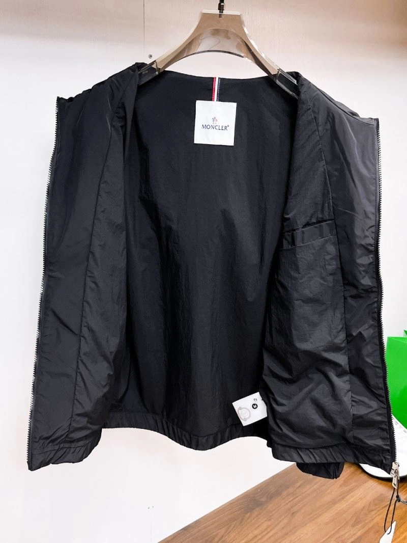 Trendy Moncler Outwear 140649