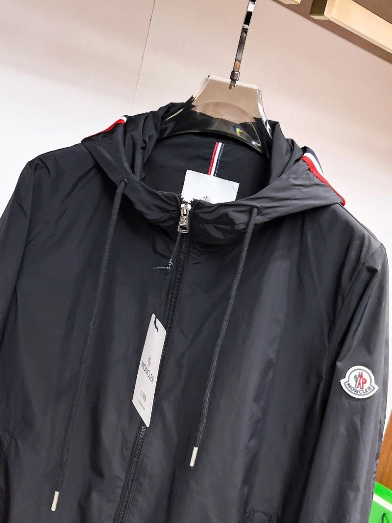 Trendy Moncler Outwear 140649