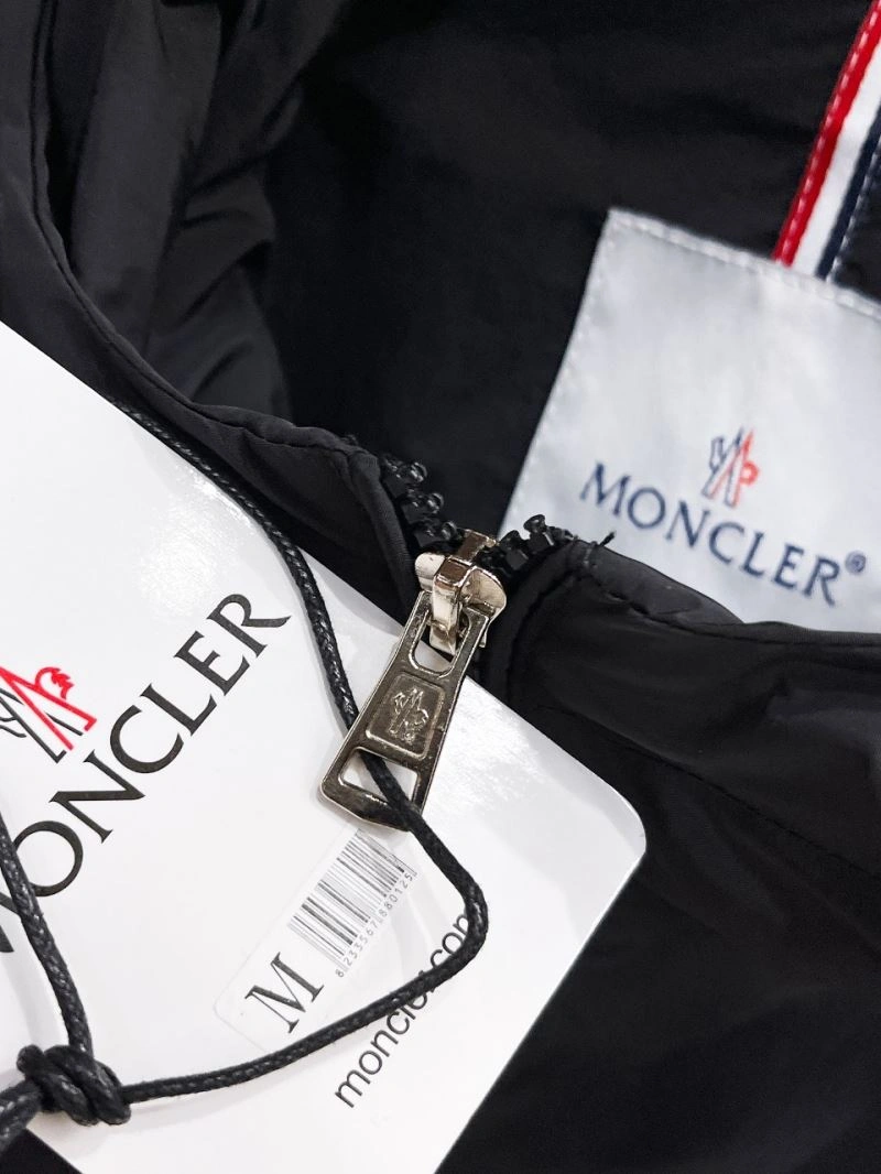 Trendy Moncler Outwear 140649