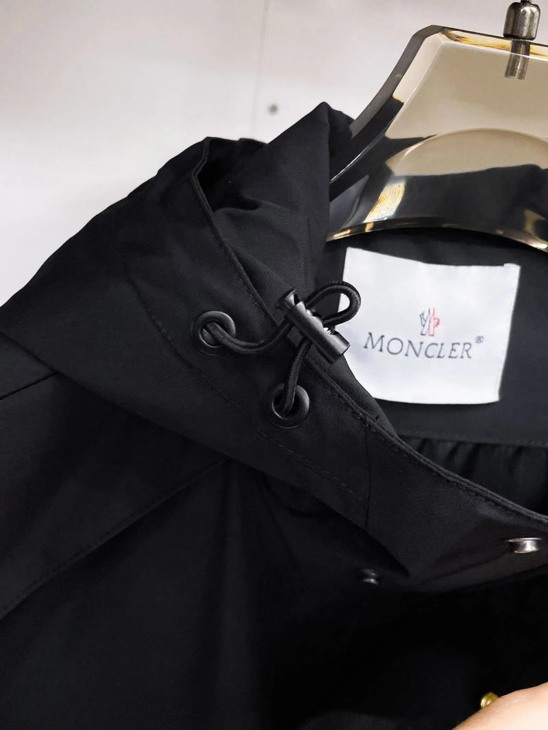 Moncler Outwear Practical 140635