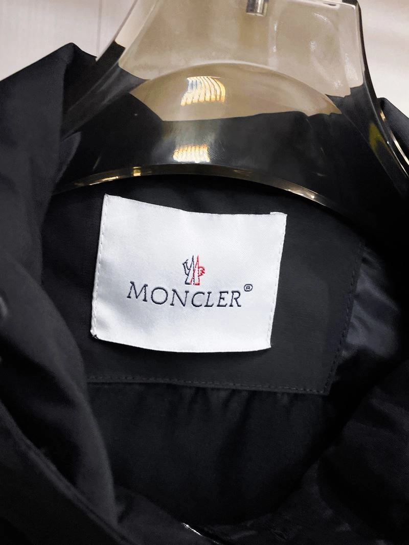 Moncler Outwear Practical 140635