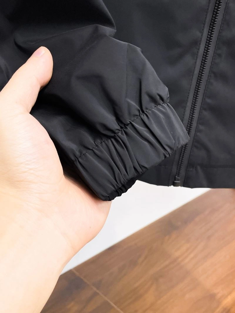 Moncler Outwear Resilient 140638