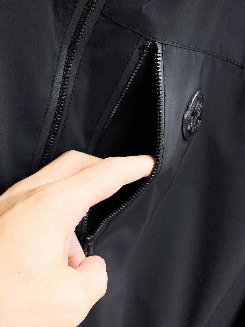 Moncler Outwear Resilient 140638