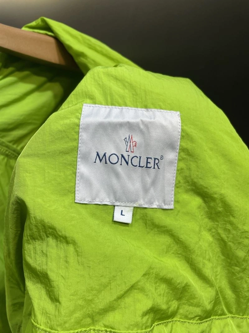 Moncler Outwear Bold 140630