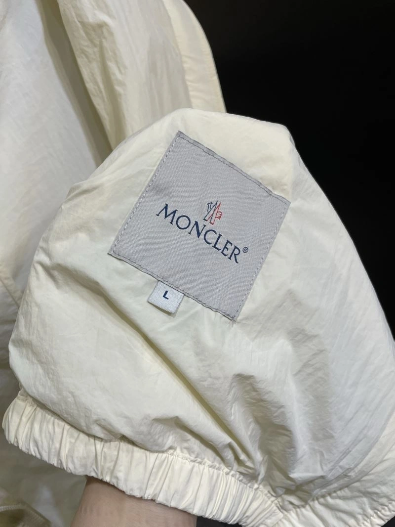 Moncler Outwear AllSeason 140637