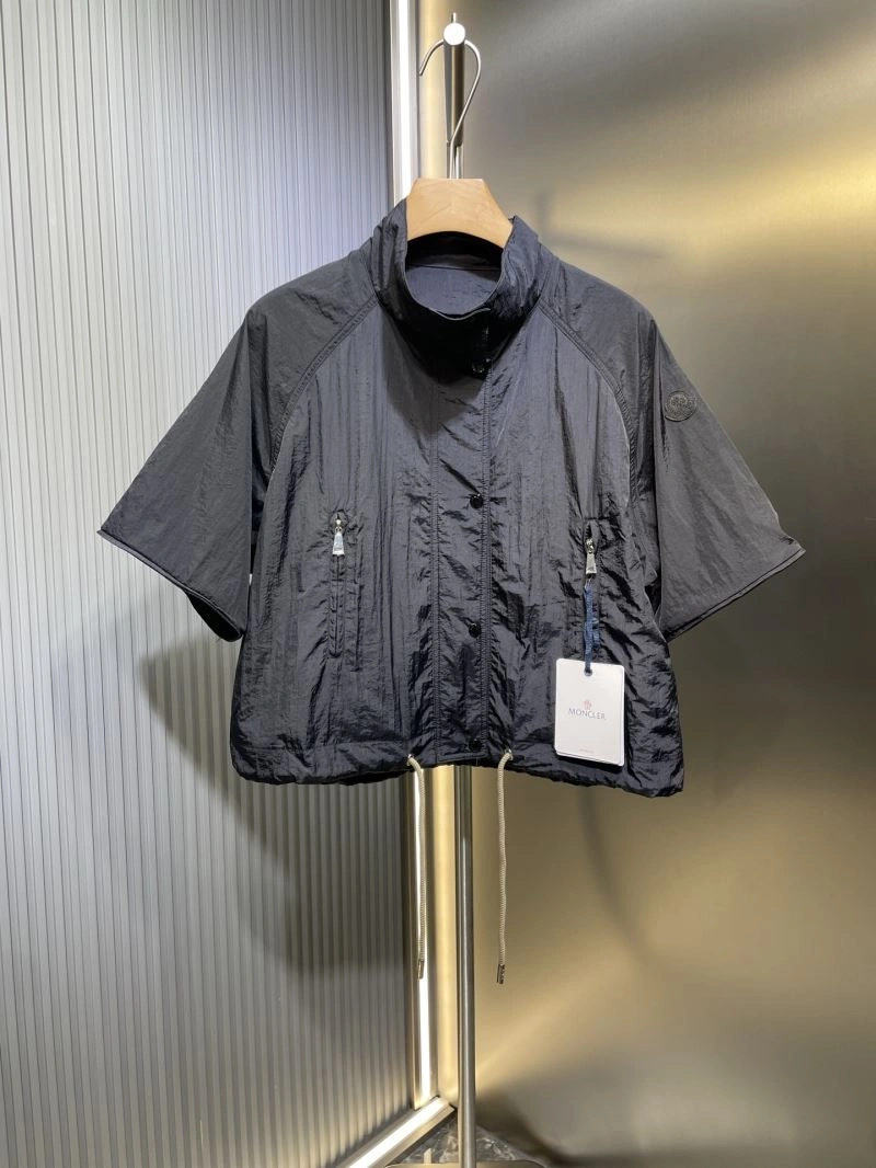 Comfortable Moncler Outwear 140641