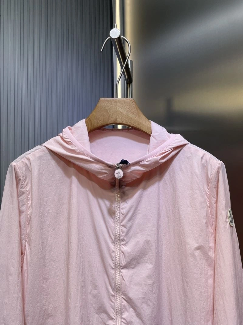 Functional Moncler Outwear 140643