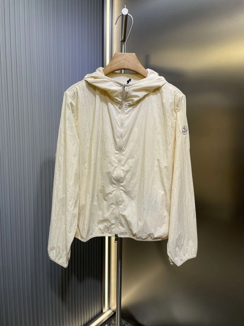 Classic Moncler Outwear 140628