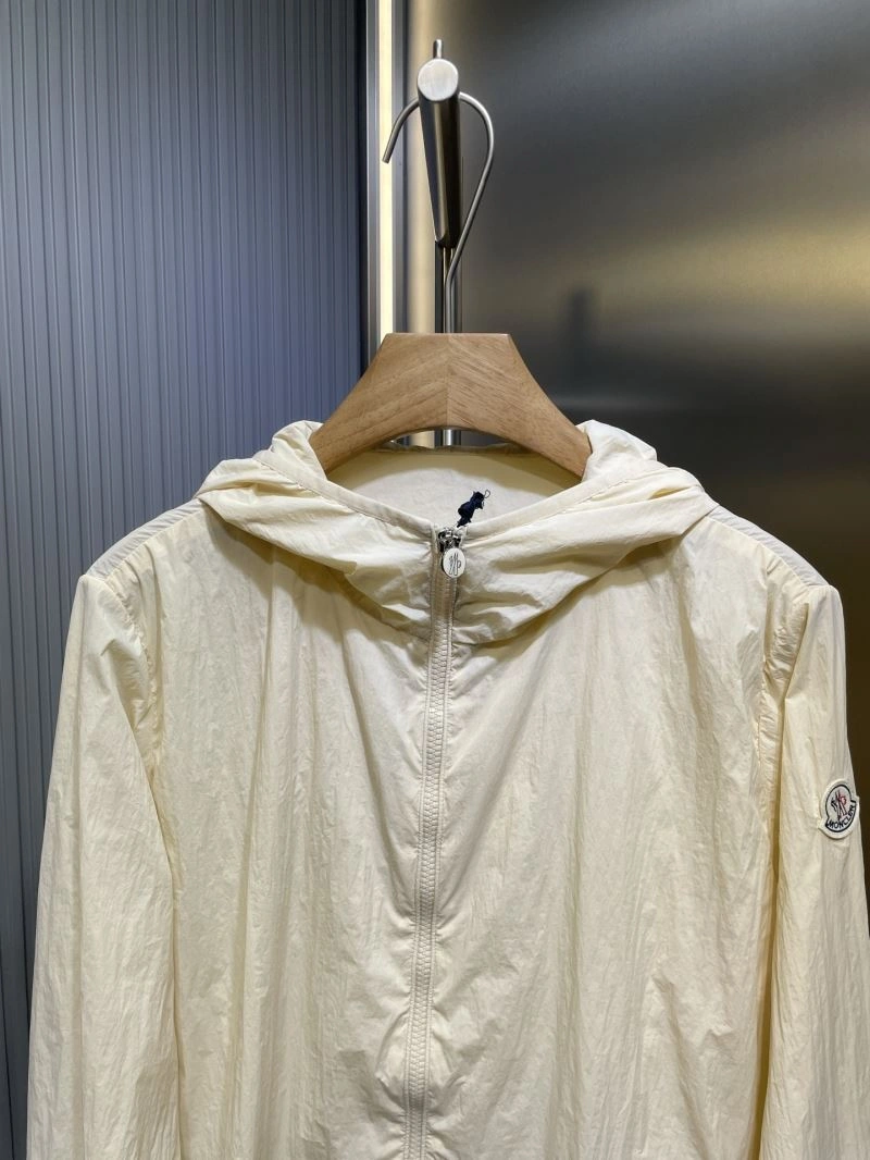 Classic Moncler Outwear 140628