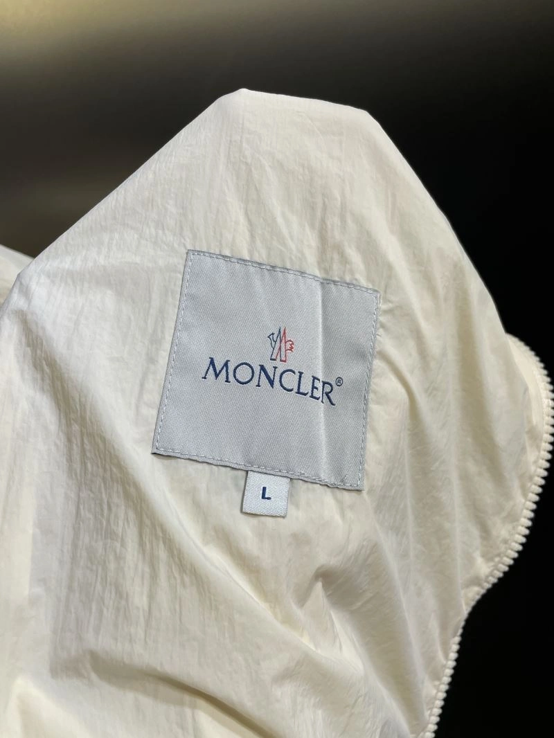 Classic Moncler Outwear 140628