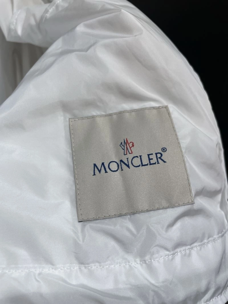 Moncler Outwear GoodFit 140626